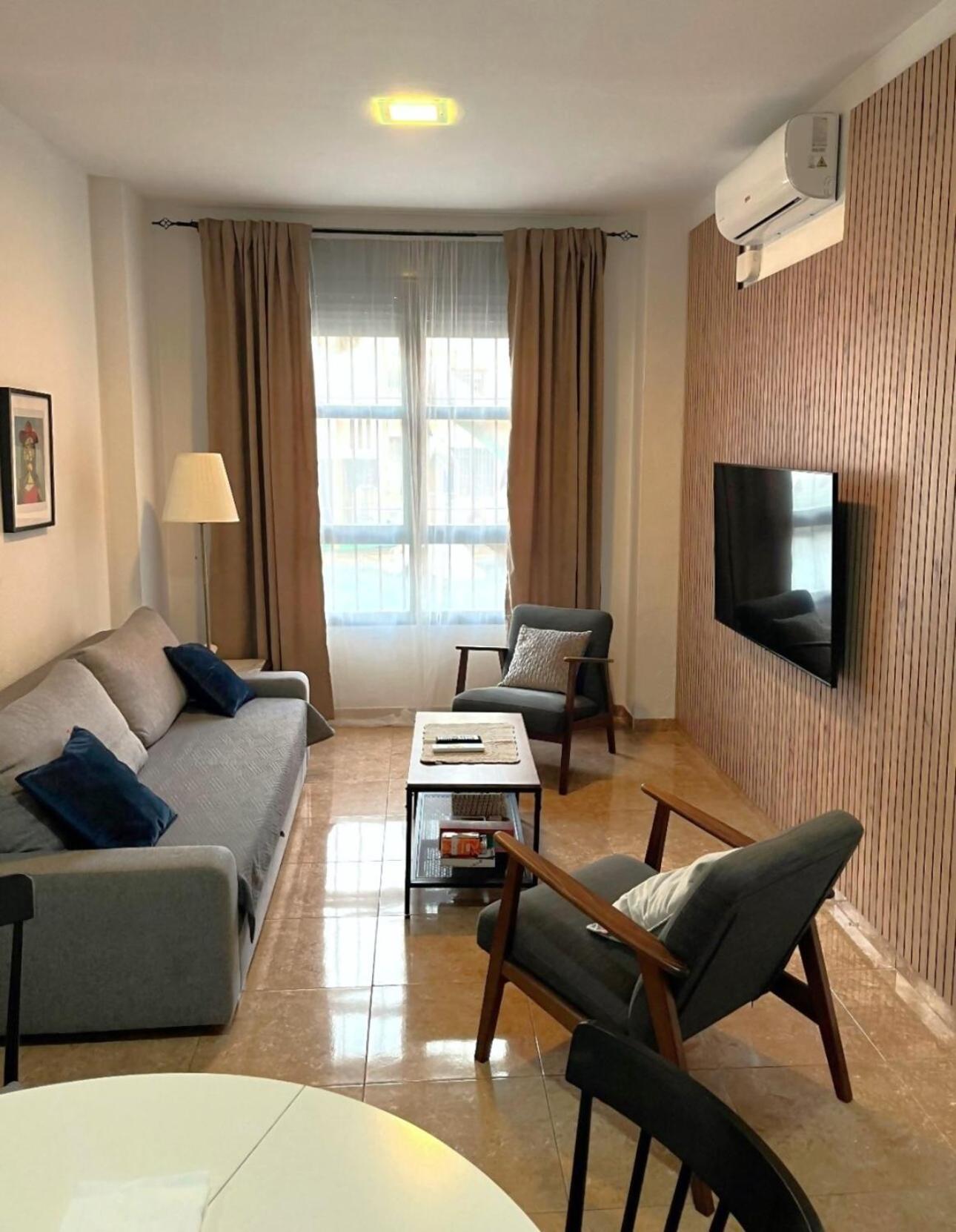 Apartment Under The Olive Trees In Historic Center Of Málaga